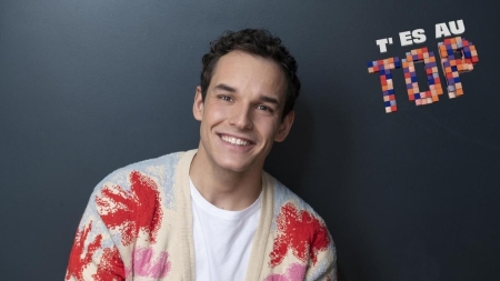 Théo Curin, présentateur de "T'es au top"